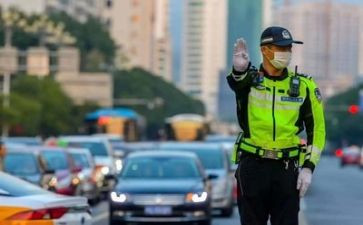 交警的作文600字7篇