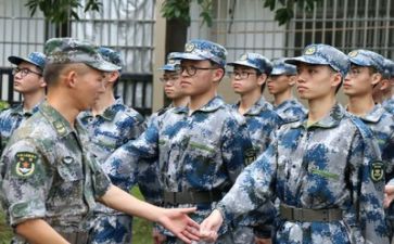 军训题材的作文8篇