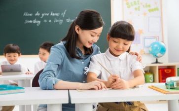 给老师画像的作文7篇