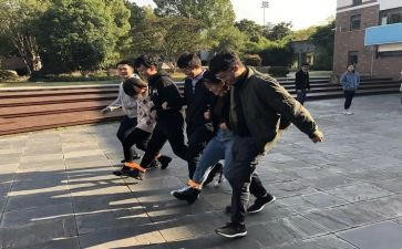 两人三足的体育教案5篇