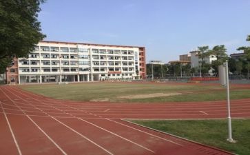 跟学校有关的演讲稿8篇